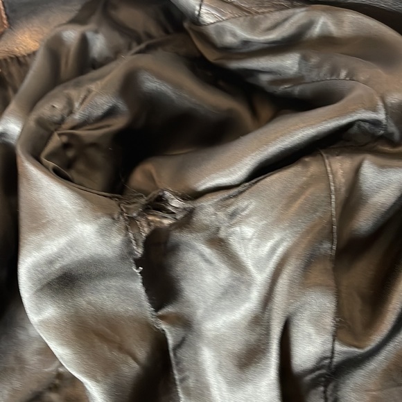 Danier fitted leather blazer - Picture 7 of 10